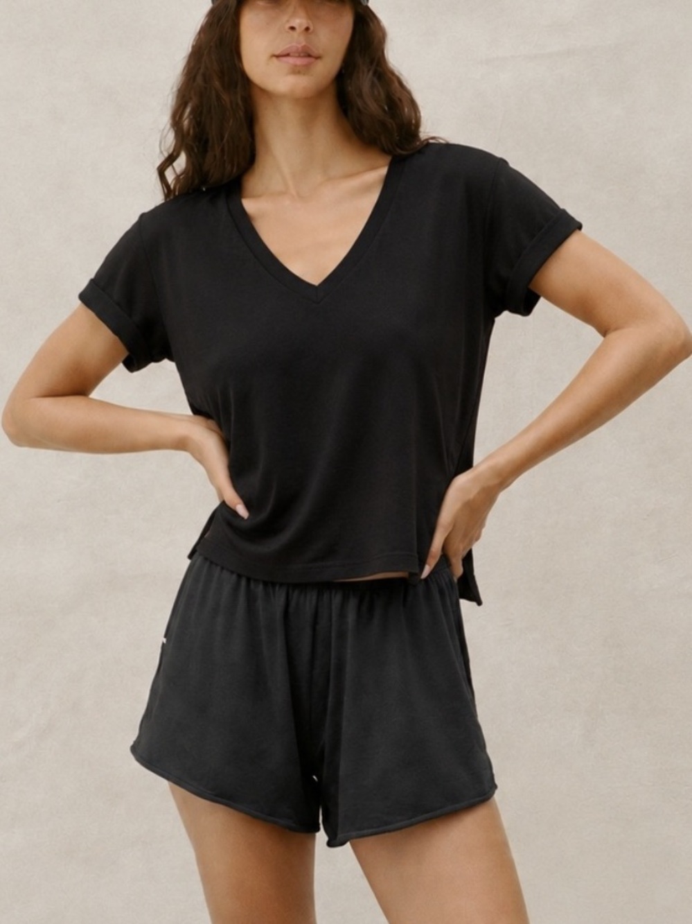 ♡ Joah Brown EUC Boxy Side Slit V-Neck Tee